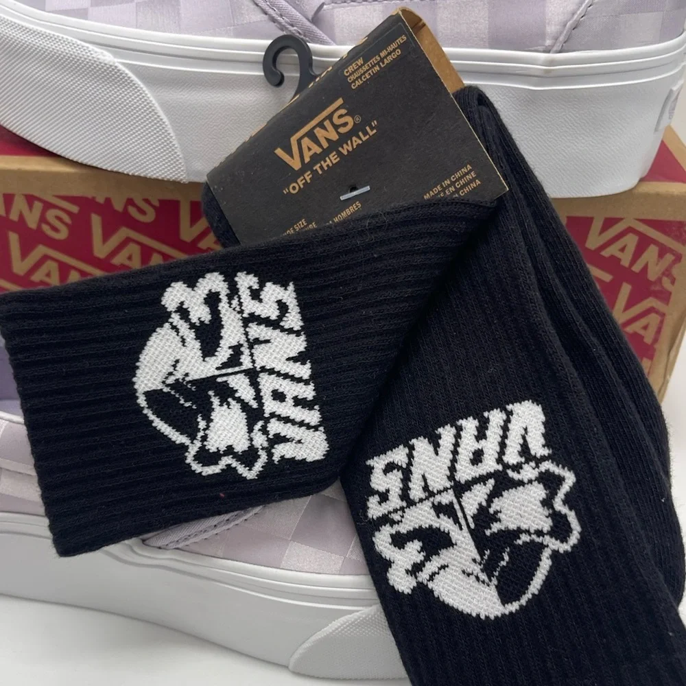Vans Major Type Crew Socks (1 pair) with jacquard art of a sinister skull